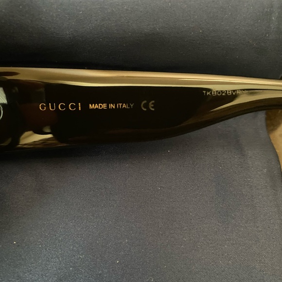 Women’s Authentic Gucci sunglasses - Picture 7 of 7